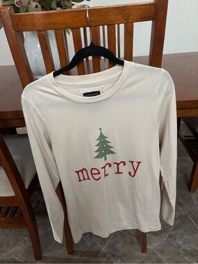 Long Sleeve 'Merry' Graphic Tee in Cream with Green Tree
